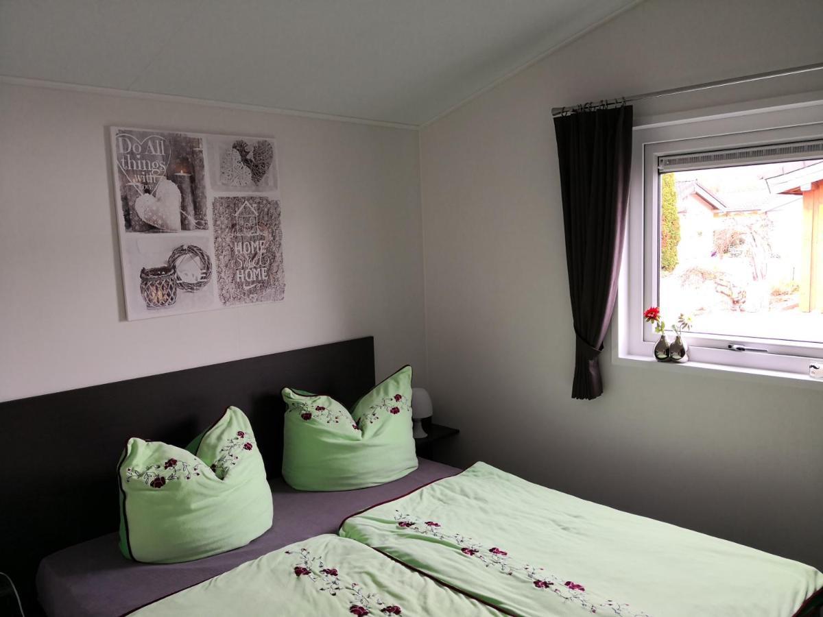 Ferienhaus Malefi 1 Am Guelser Moselbogen Koblenz  Exteriör bild